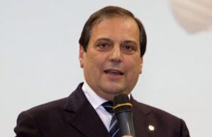 Medici positivi al lavoro? Anelli: “Una proposta irresponsabile se venisse attuata, tanto varrebbe abolire l’obbligo di vaccinazione”